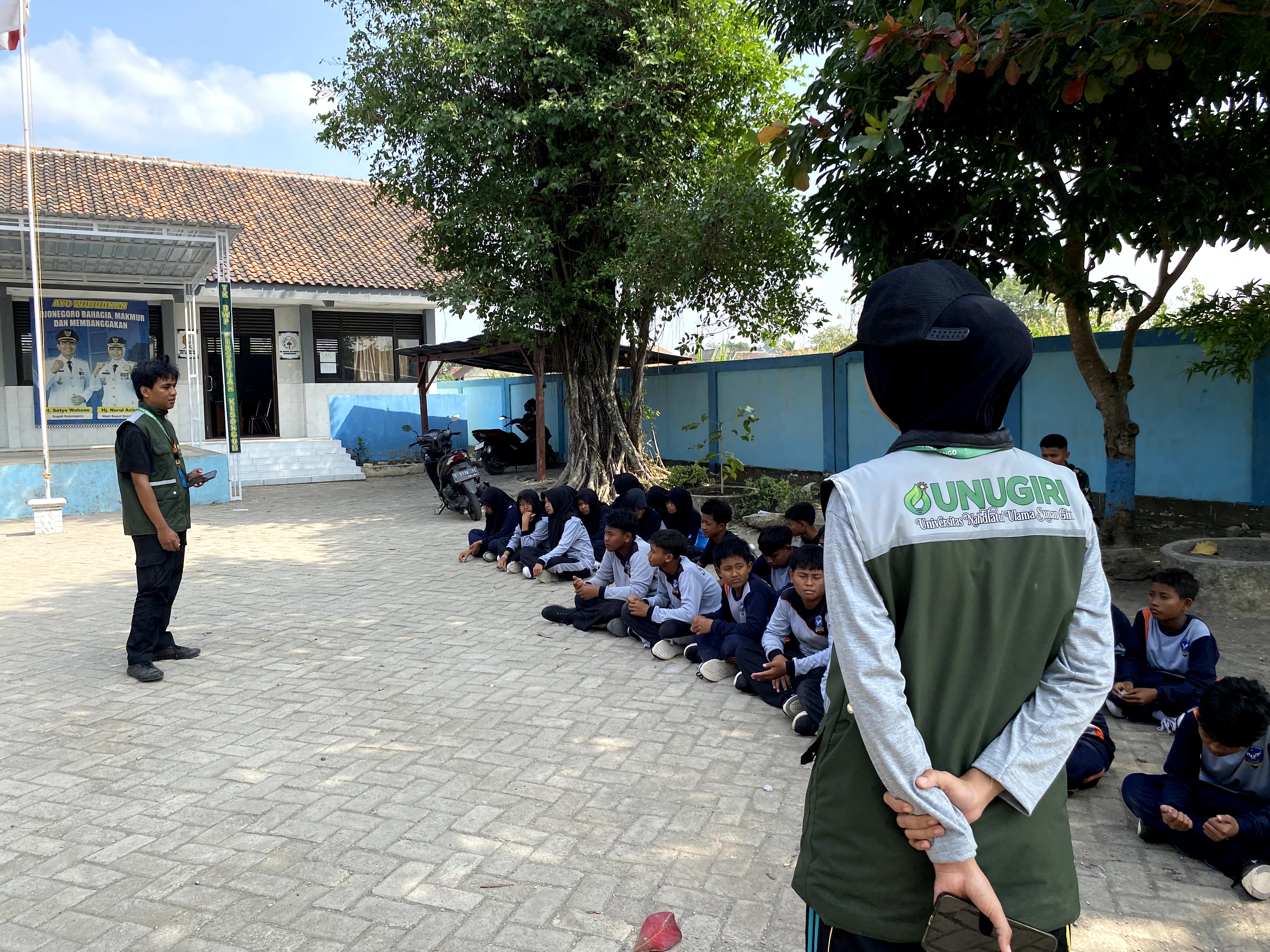 Day 4 Mengisi Materi Leadership LDKS hari Kedua di SATAP Kesongo